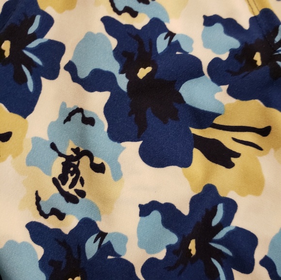 Short Dress - Picture 5 of 5